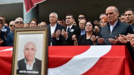 METİN ERDOĞAN SON YOLCULUĞUNA UĞURLANDI