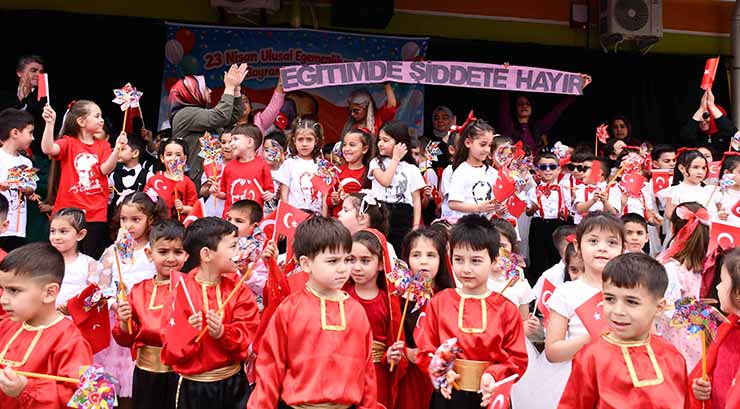 MİNİK KALPLERDEN ANLAMLI MESAJ: “EĞİTİMDE ŞİDDETE HAYIR”