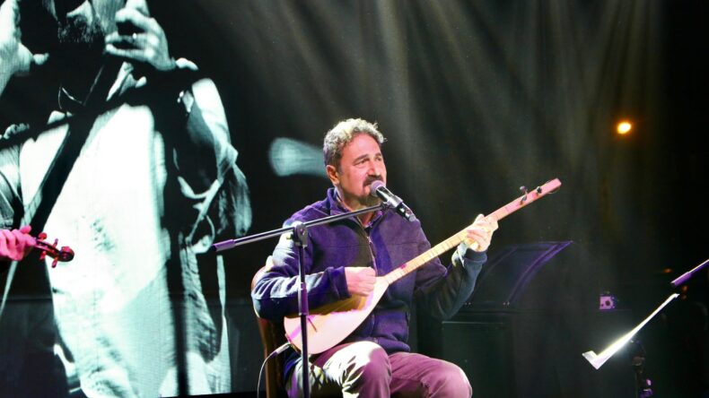 MİKAİL ASLAN KONSERİYLE YÜREĞİR’DE UNUTULMAZ GECE