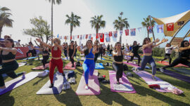 SPOR KENTİ MERSİN’DE BAHAR ENERJİSİ SAHİLE TAŞTI