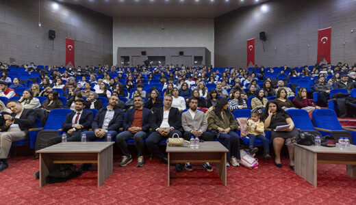 MERSİN BÜYÜKŞEHİR’DEN ÜNİVERSİTE ADAYLARINA ‘MESLEK TANITIM SEMİNERİ’