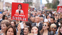 KADINLAR, “OYA TEKİN’E ÖZGÜRLÜK” DİYE HAYKIRDI…