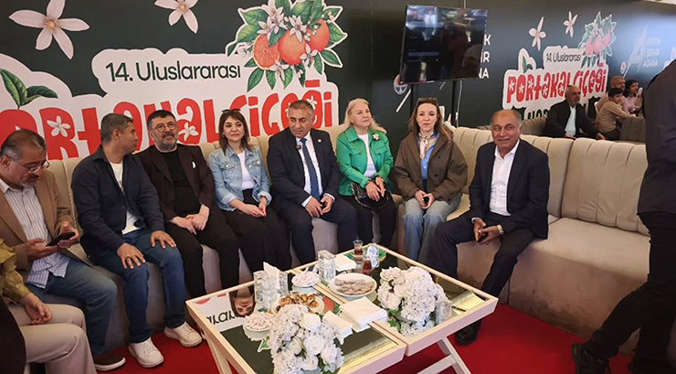 KARNAVAL COŞKUSU YUMURTALIK’IN TANITIMINA GÜÇ KATTI