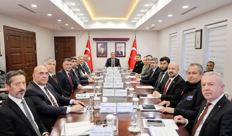 ORMAN YANGINLARINA KARŞI ALINACAK ÖNLEMLER VALİ MUSTAFA YAVUZ’UN BAŞKANLIĞINDA DEĞERLENDİRİLDİ