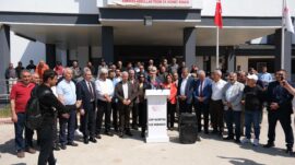 ANIL TANBUROĞLU: “KARATAŞ DEVLET HASTANESİ HALKINDIR, SATILAMAZ”