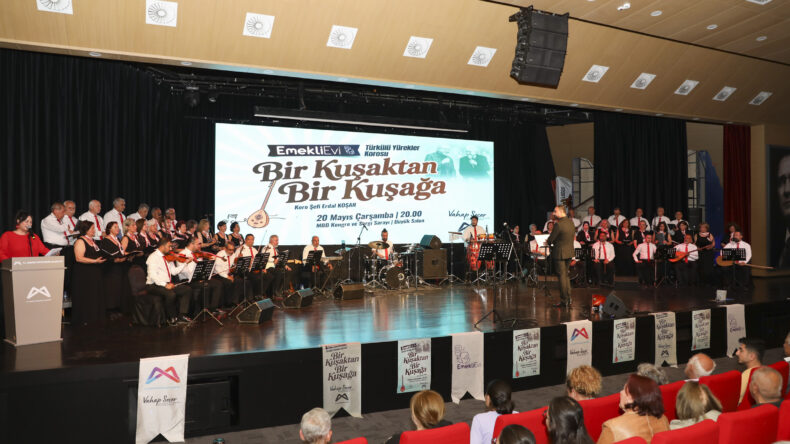 MERSİN BÜYÜKŞEHİR KUŞAKLARI TÜRKÜLERLE BULUŞTURDU