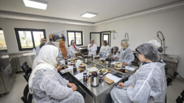 MERSİN BÜYÜKŞEHİR’DEN ‘BİTKİ ÇAYI DEMLEME ATÖLYESİ’