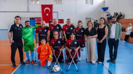 SEYHAN’DA ENGELLER DAYANIŞMAYLA AŞILIYOR