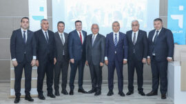 BEKİR SÜTCÜ, GENÇLERLE BULUŞTU