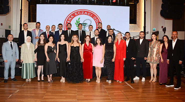 DUAYEN ECZACILAR PLAKET ALDI, GÖNÜLLERİNCE EĞLENDİ