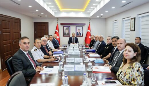 ADANA’DAKİ KAMU YATIRIMLARI VALİ MUSTAFA YAVUZ BAŞKANLIĞINDA DEĞERLENDİRİLDİ