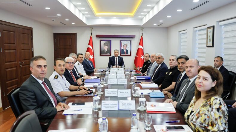 ADANA’DAKİ KAMU YATIRIMLARI VALİ MUSTAFA YAVUZ BAŞKANLIĞINDA DEĞERLENDİRİLDİ