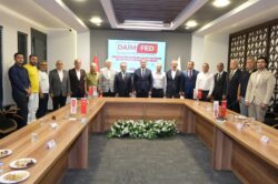 ADANA VALİSİ YAVUZ’DAN DAİMFED’E HAYIRLI OLSUN ZİYARETİ