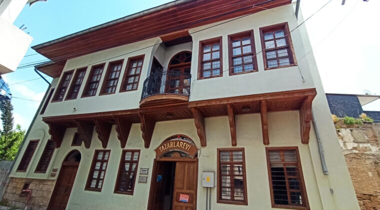 ÇSG’DEN EĞİTİM ATAĞI