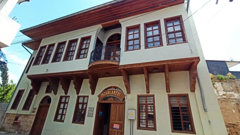 ÇSG’DEN EĞİTİM ATAĞI