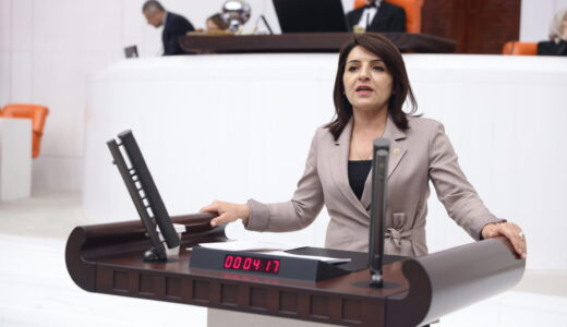 BARAJLA ÖVÜNÜYORLAR, SORUMLULUKTAN KAÇIYORLAR