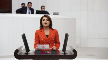 CHP’Lİ GÜLCAN KIŞ: “ÖĞRETMENLER AÇLIK GREVİNDE, BAKANLIK HÂLÂ SESSİZ”