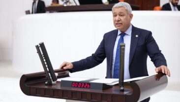 CHP’Lİ ORHAN SÜMER SAĞLIK ÇALIŞANLARININ MAĞDURİYETİNİ TBMM’YE TAŞIDI