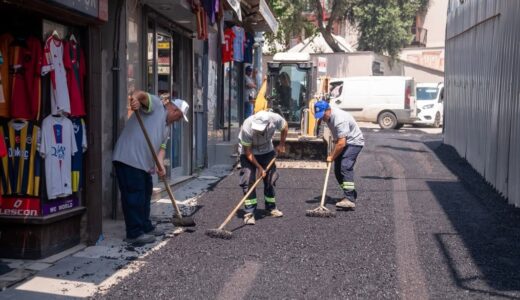SEYHAN’DA ASFALT SEFERBERLİĞİ SÜRÜYOR