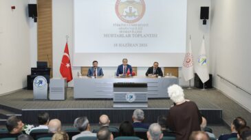 VALİ MUSTAFA YAVUZ SEYHAN’DA GÖREV YAPAN MUHTARLARIMIZLA BİR ARAYA GELDİ