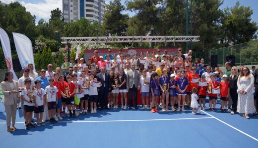 ADANA’DA TENİS ŞÖLENİ