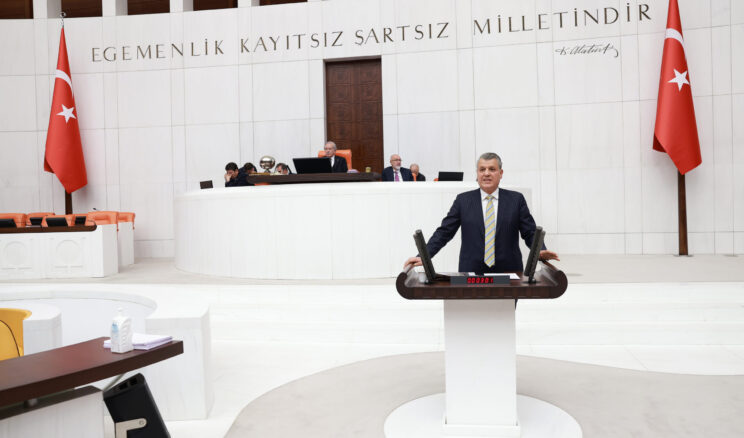 “GENÇ İŞSİZLER ÇARE ARIYOR”