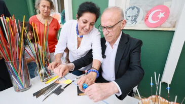 YÜREĞİR’DE KURSİYERLERİN ESERLERİ SERGİLENDİ
