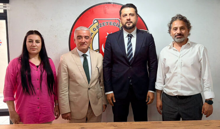 ‘TEK DERDİMİZ ADANA’YA HİZMET’