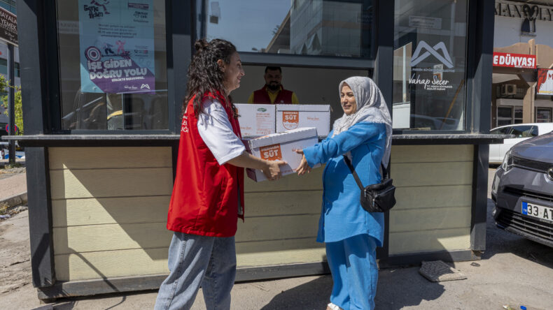 MERSİN BÜYÜKŞEHİR ANNE ADAYLARINA ‘HAMİLE BAKIM SÜTÜ’ DESTEĞİNİ SÜRDÜRÜYOR