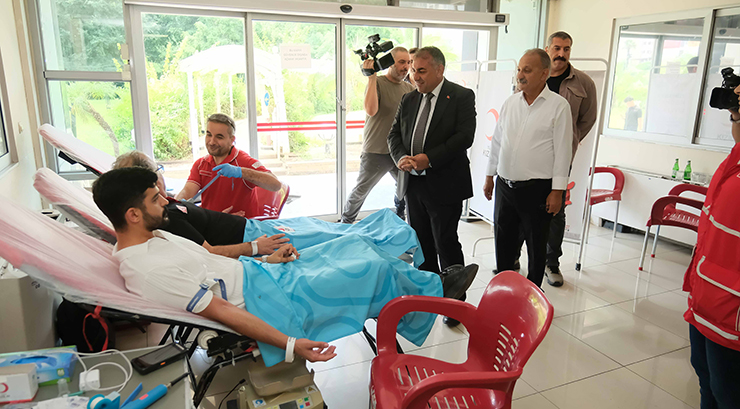 BİRBİRİMİZE CANDAN BAĞLIYIZ…
