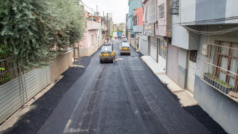 SEYHAN’DA ASFALT SEFERBERLİĞİ DEVAM EDİYOR