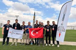 ÇUKUROVA ÜNİVERSİTESİ 1.5 ADANA ROKET TAKIMI’NDAN ULUSLARARASI BAŞARI