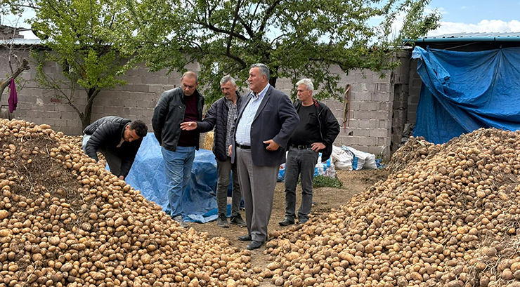 “İKTİDAR TARIMDA PATATES VE SOĞAN PAZARINI DAHİ YÖNETEMEDİ”