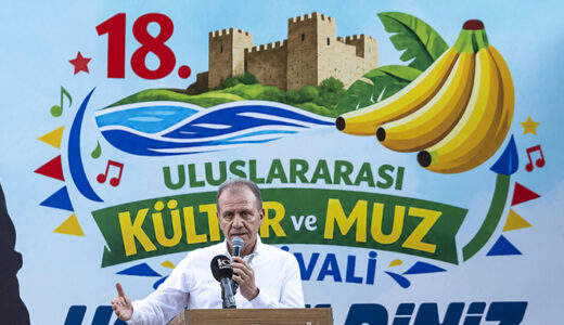 BAŞKAN VAHAP SEÇER MUZ FESTİVALİ’NDE…