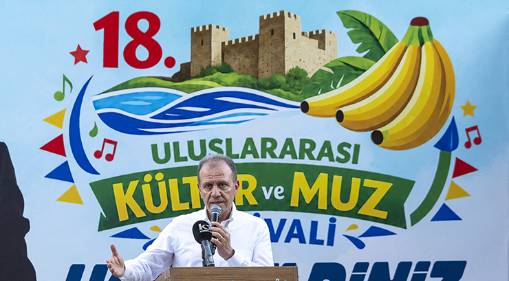 BAŞKAN VAHAP SEÇER MUZ FESTİVALİ’NDE…