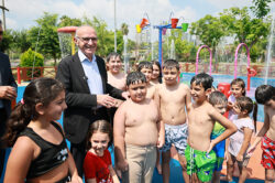 YÜREĞİR BELEDİYESİ SU OYUN PARKLARI YAZ SEZONUNU AÇTI