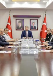VALİ MUSTAFA YAVUZ ODA, BORSA VE BİRLİK BAŞKANLARIYLA BİR ARAYA GELDİ