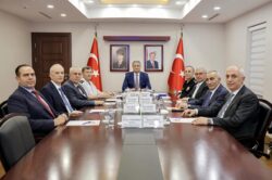 VALİ MUSTAFA YAVUZ ODA, BORSA VE BİRLİK BAŞKANLARIYLA BİR ARAYA GELDİ