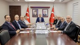 VALİ MUSTAFA YAVUZ ODA, BORSA VE BİRLİK BAŞKANLARIYLA BİR ARAYA GELDİ