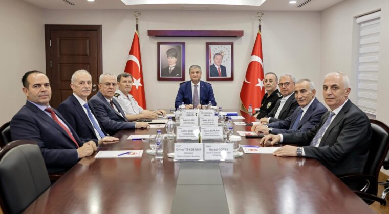 VALİ MUSTAFA YAVUZ ODA, BORSA VE BİRLİK BAŞKANLARIYLA BİR ARAYA GELDİ