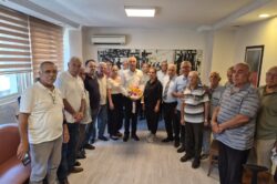 ANADOLU EMEKLİLER DERNEĞİ’NDEN ZEYDAN KARALAR’A GEÇMİŞ OLSUN ZİYARETİ