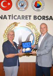 ADANA TİCARET BORSASI’NDA KADINLARIN İŞ DÜNYASINDAKİ YERİ VE İŞKAD’IN GİRİŞİMCİLİK ÖDÜLLERİ KONUŞULDU