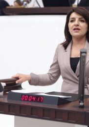 MERSİN’İN ÖĞRENCİ KENTİ AVANTAJI TEHLİKEDE 