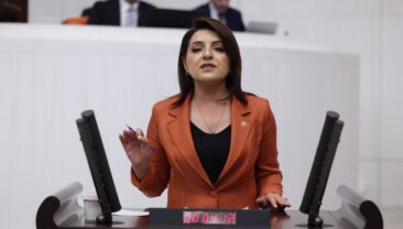 “AVRUPA ÇÖPÜNDEN KURTULACAK DİYE AKDENİZ’İ FEDA EDEMEZSİNİZ!” 