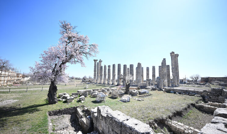 BÜYÜKŞEHİR İLE UZUNCABURÇ TURİSTLERİN YENİ GÖZDESİ OLUYOR