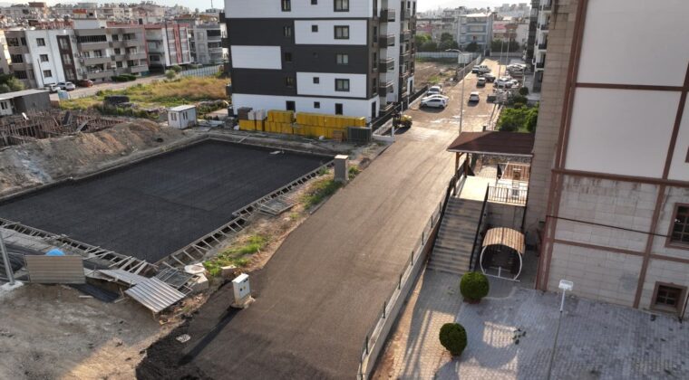 CEYHAN BELEDİYESİ ASFALT SEFERBERLİĞİ SÜRÜYOR