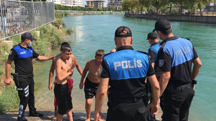 YAZ AYLARINDA BOĞULMA OLAYLARINDAKİ ÖNLEMLERİ AÇIKLAYAN BAKANLIK, BOĞULAN KİŞİ SAYISINI AÇIKLAMADI…