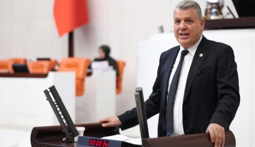 “UYGULAMALI VE ARAŞTIRMA ÇİFTÇİLİĞİ’NDE VE ARAŞTIRMA ÇİFTÇİLİĞİ’NDE KRİZ SÜRÜYOR”