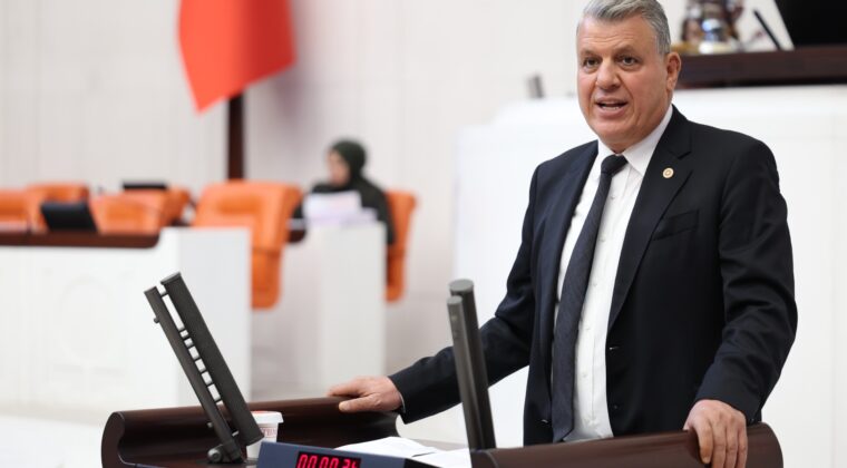 “UYGULAMALI VE ARAŞTIRMA ÇİFTÇİLİĞİ’NDE VE ARAŞTIRMA ÇİFTÇİLİĞİ’NDE KRİZ SÜRÜYOR”