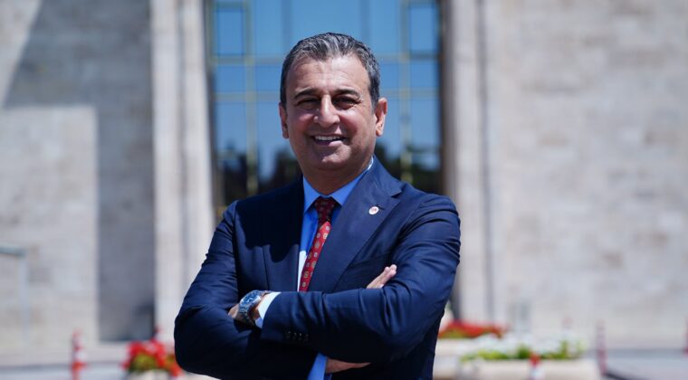 İLETİŞİM BAŞKANLIĞI 7 AYDA 3,5 MİLYAR LİRA HARCADI: HER GÜN 587 ASGARİ ÜCRETLİNİN MAAŞI
